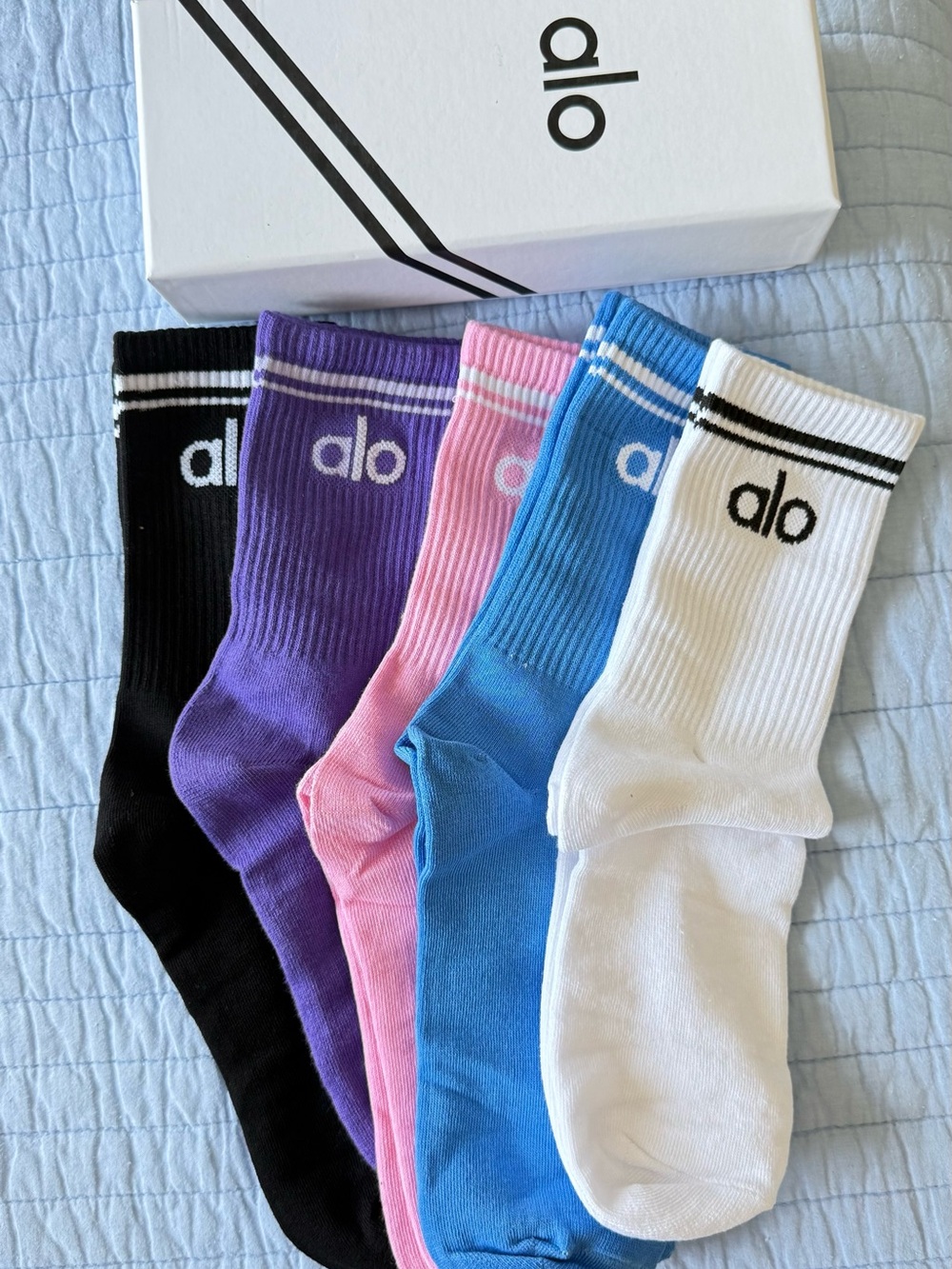 ALO Yoga Men’s Crew Socks Pack — Pink, Blue, Purple, White, Black - Picture 3 of 6